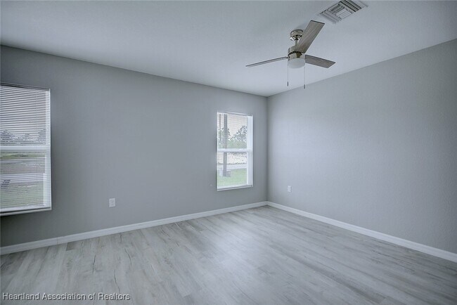 Building Photo - 1460 Aleutian St NE