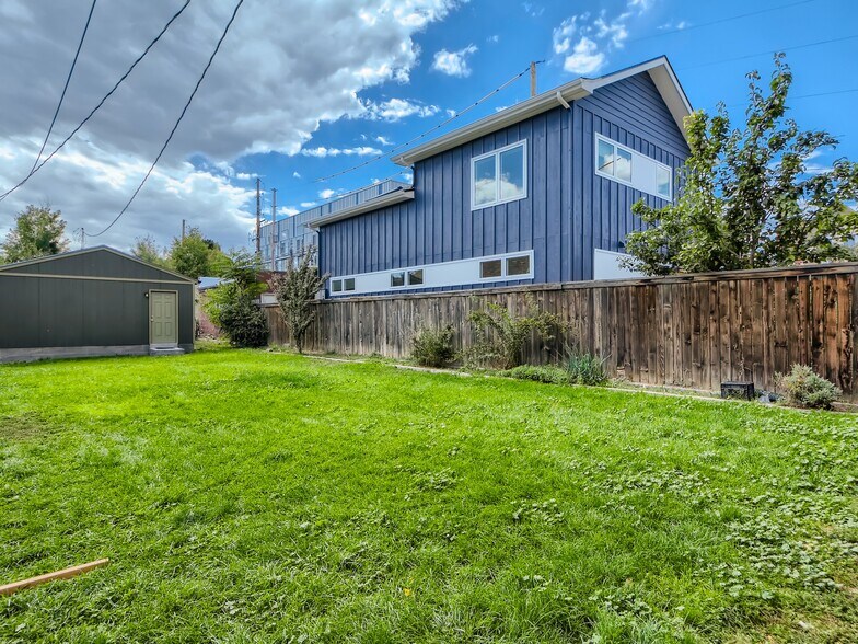 Building Photo - 1926 W 37th Ave