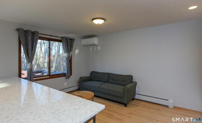 Building Photo - 7 Candleview Dr