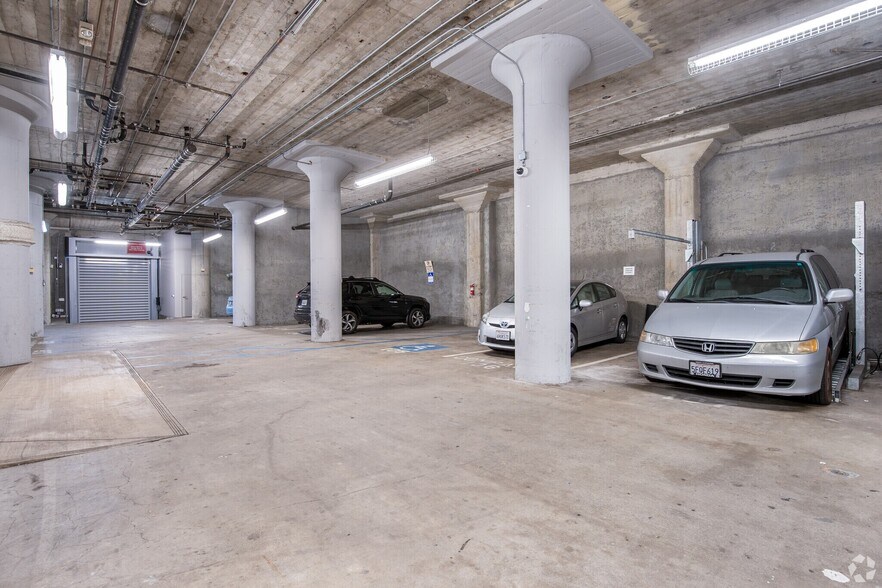 Building Photo - 201 4th St