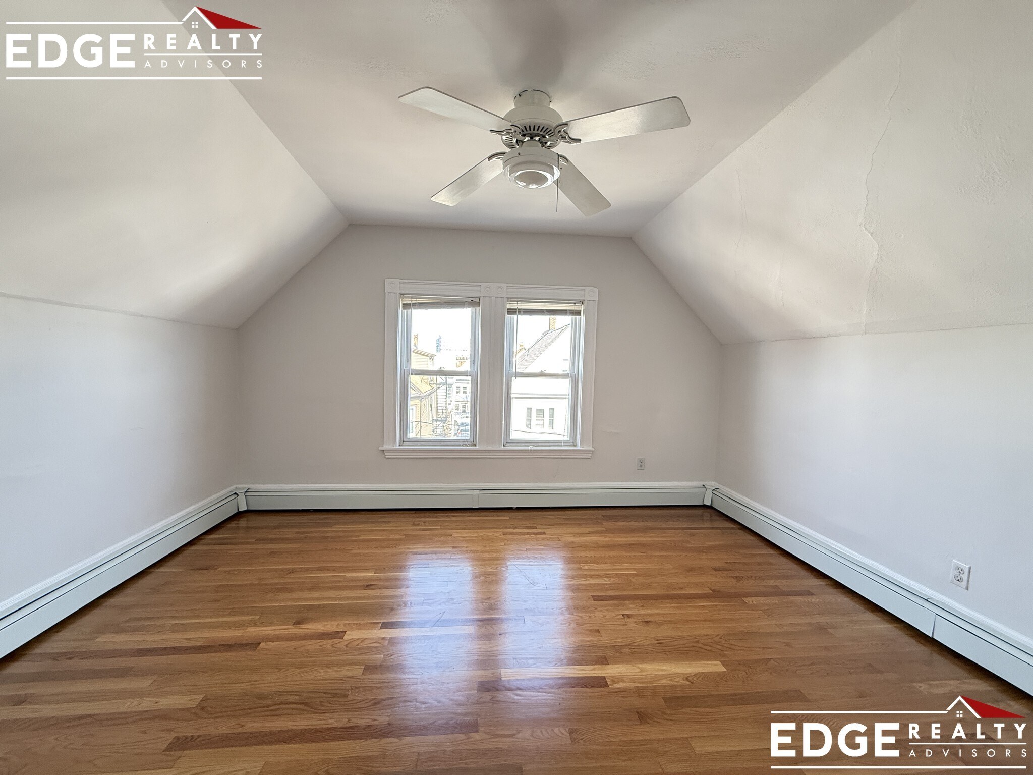 Building Photo - 49 Gardena St