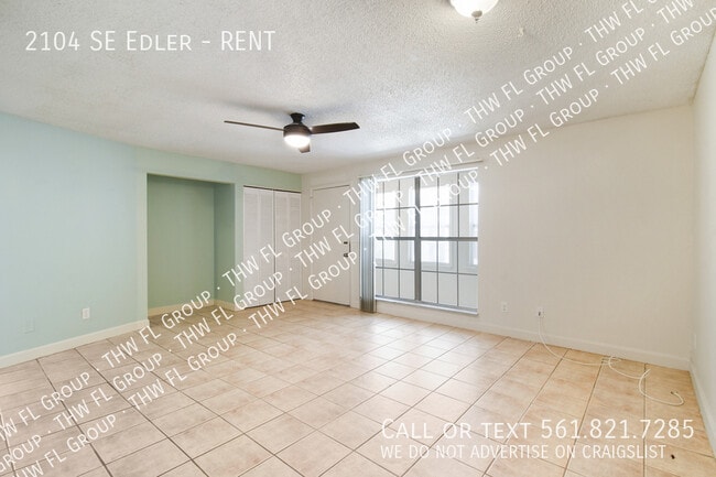 Building Photo - 2104 SE Edler Dr