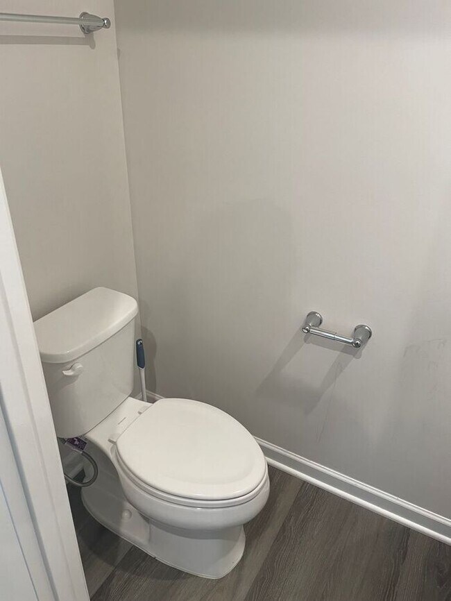 Building Photo - Stunning 3BR 3BA Home w/ Private Patio • Full Appliance Suite • Wooded-View Patio in Nashville