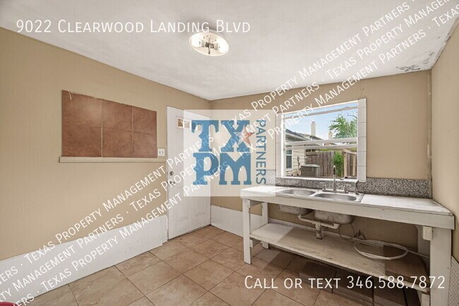 Building Photo - 9022 Clearwood Landing Blvd