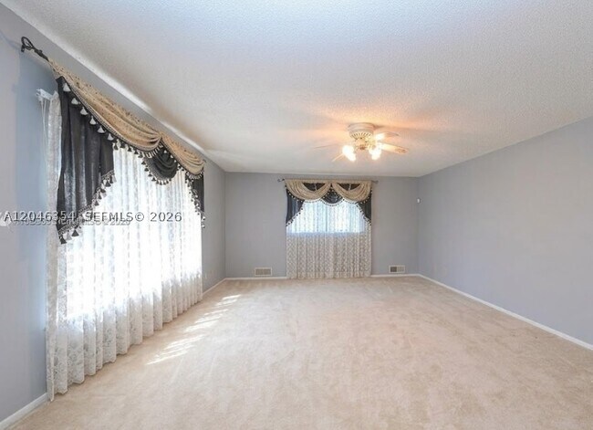 Building Photo - 9612 SW 117th Ct