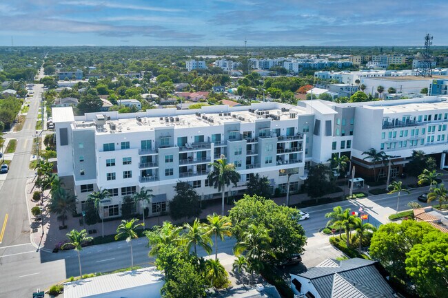 Building Photo - 236 SE 5th Ave