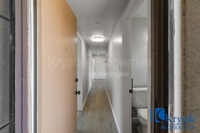 Building Photo - 2009 Florida St