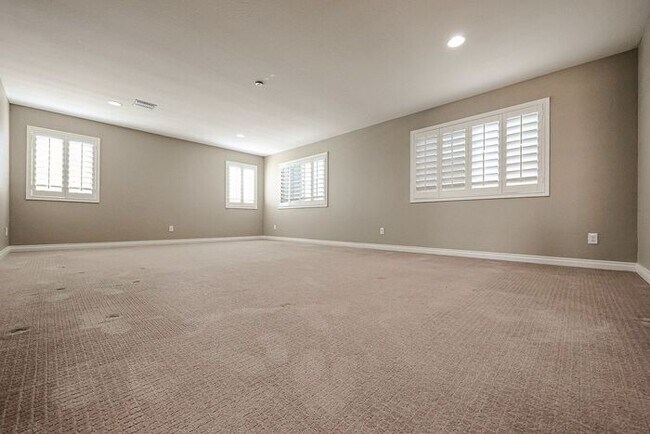 Building Photo - COMING SOON! Great Location!Stunning 6-bedroom Plus 7, 4.5-bathroom home located in Chandler