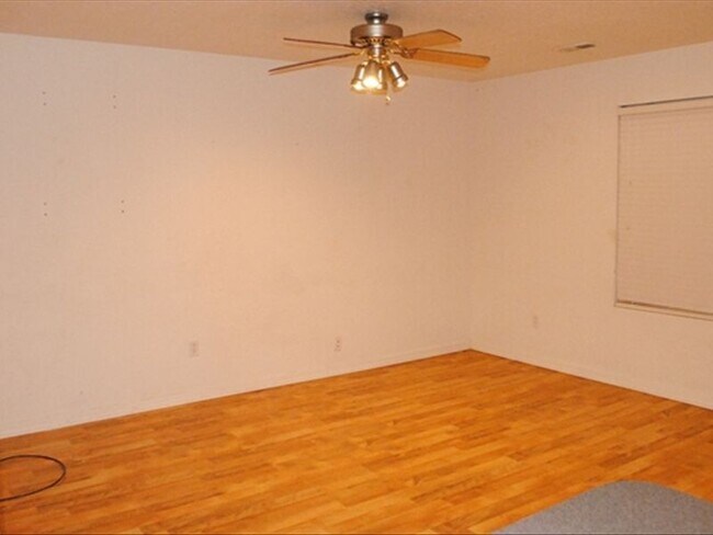 Building Photo - 1978 S 650 E