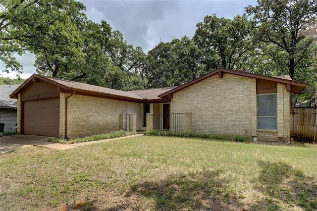 Building Photo - 307 Lone Oak Cir