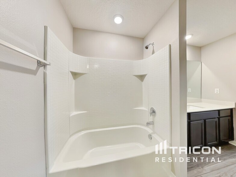 Building Photo - 6130 Dolostone Dr