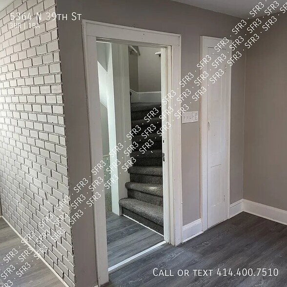 Building Photo - 5364 N 39th St