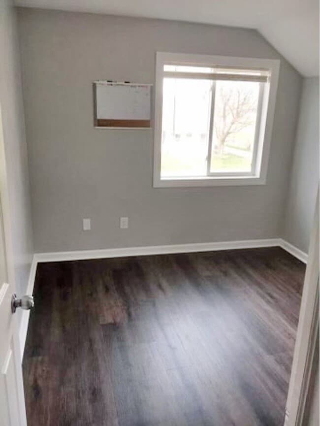 Building Photo - ms258