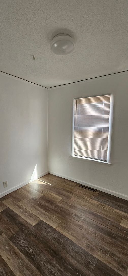 Building Photo - Renovated 4 bedroom with full unfinished basement