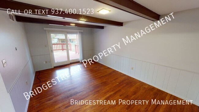 Building Photo - Spacious 4 Bedroom, 2.5 bath two story hom...