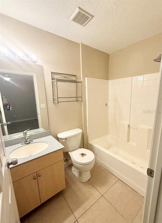 Building Photo - 15 Columbia Ln