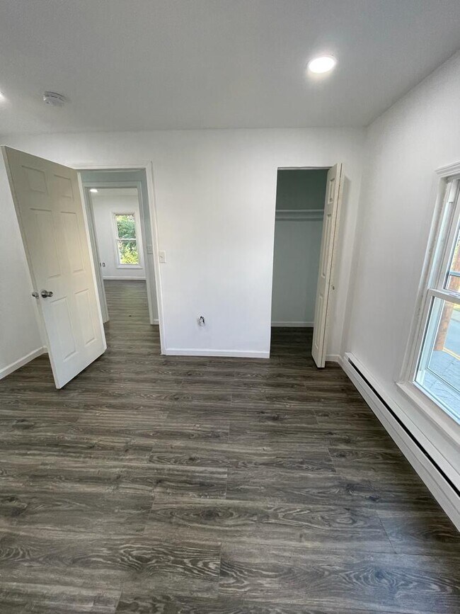 Building Photo - 120 W Owens Ave