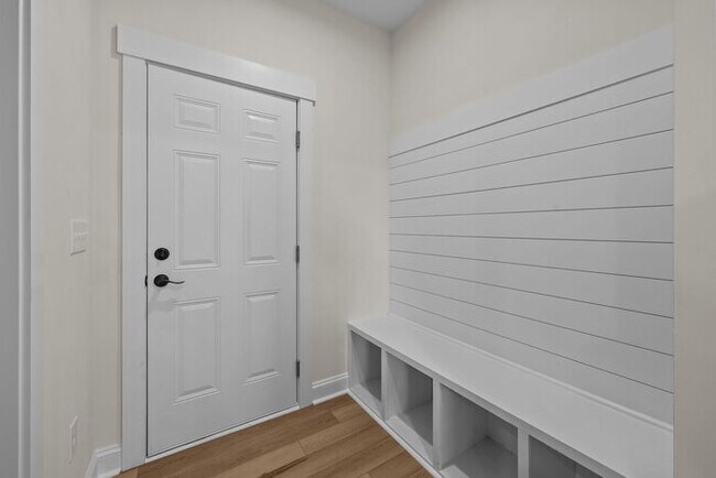 Building Photo - Stunning New Build!