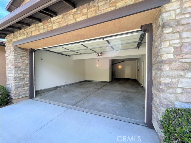 Building Photo - 4864 Highview St