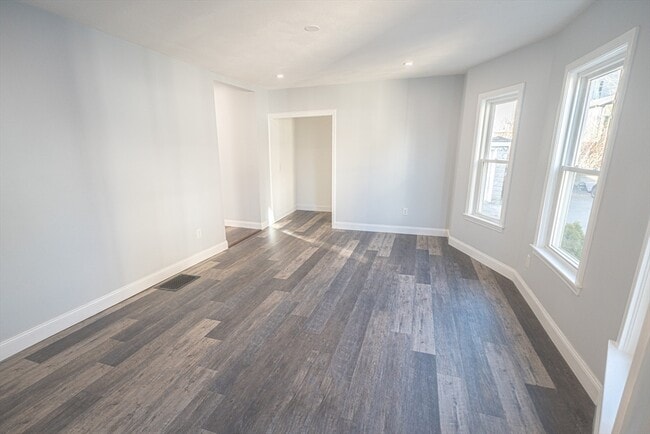 Building Photo - 10 Rockwell Terrace