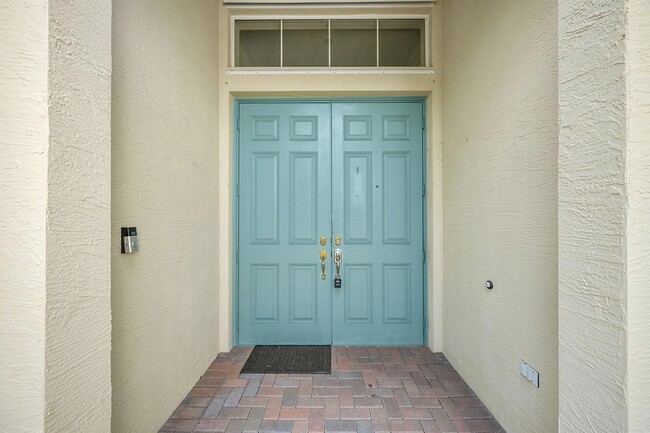 Building Photo - 2525 Vicara Court