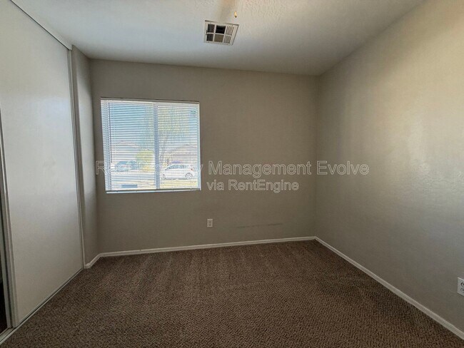 Building Photo - 22621 W Yavapai St
