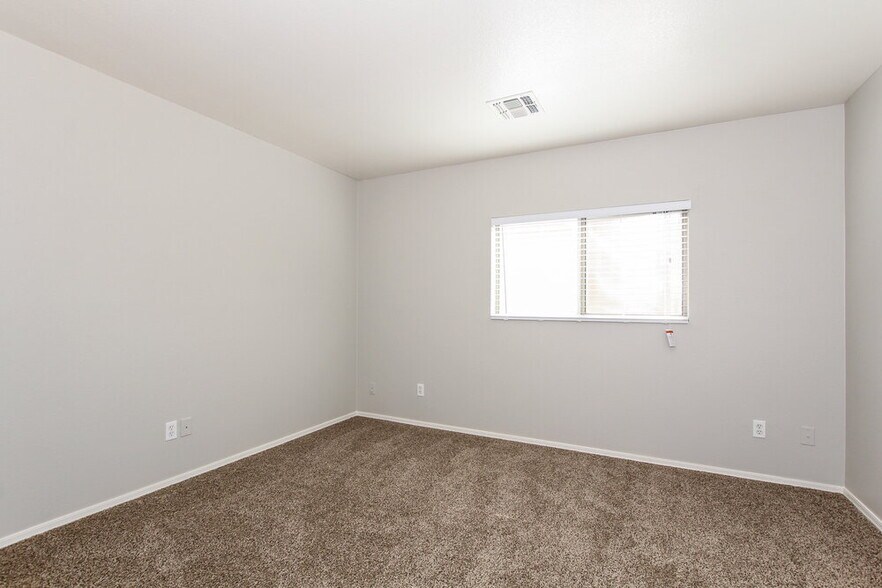 Building Photo - 11502 W Corrine Dr