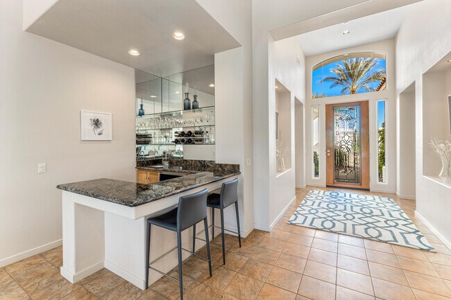 Building Photo - 701 Indian Ridge Dr