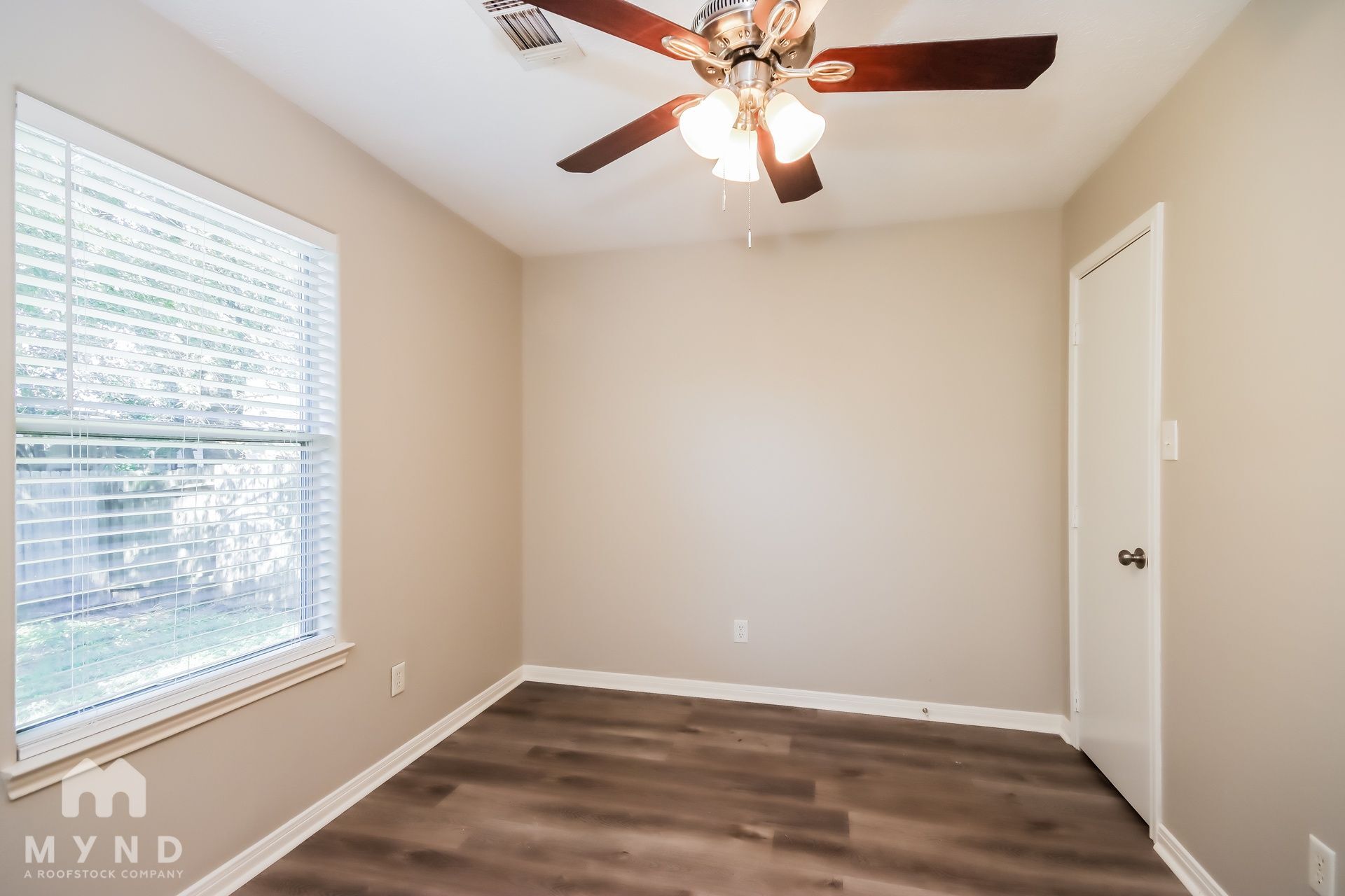 Building Photo - 16376 River Fall Ct