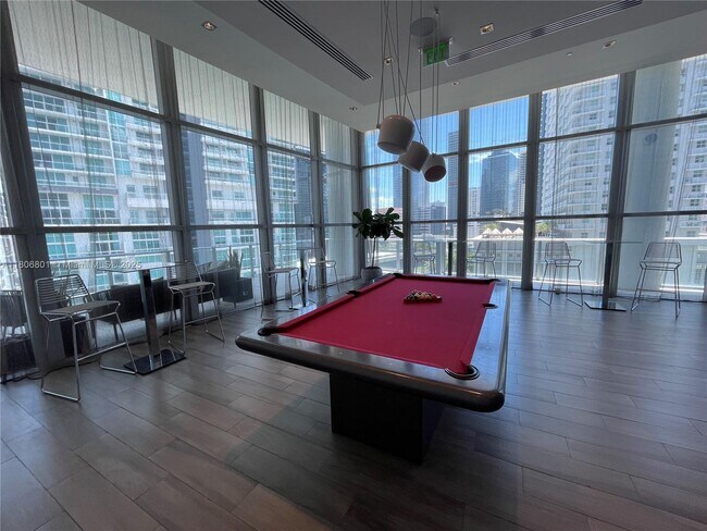 Building Photo - 1100S S Miami Ave