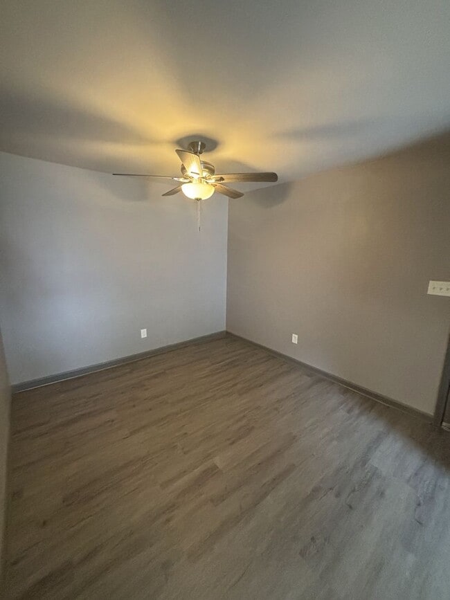 Building Photo - 2 Bed 2 Bath zoned for Homewood City schools