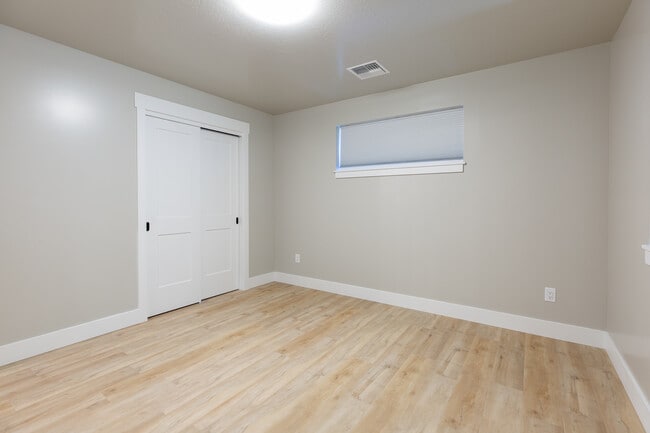 Building Photo - 5377 Remington Dr