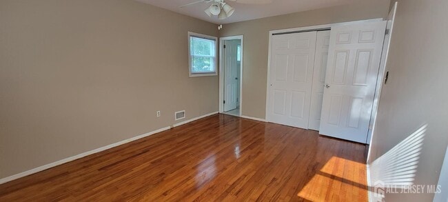 Building Photo - 20 Timber Rd