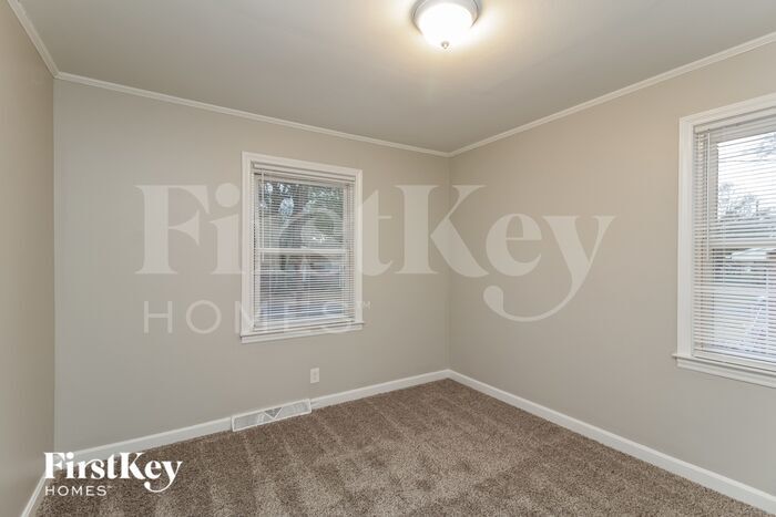 Building Photo - 2754 Mary Ave