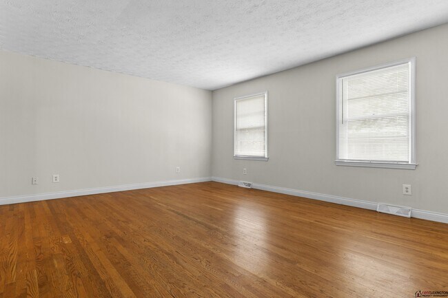 Building Photo - 3330 Tisdale Dr