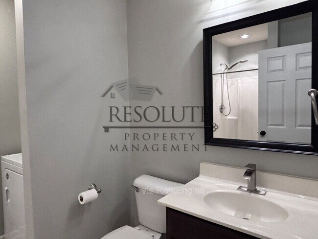 Building Photo - 3839 Cary Glen Blvd