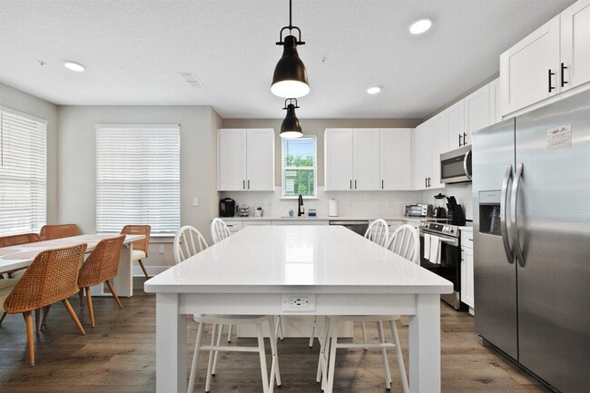 Building Photo - 11830 Buckfield Cir