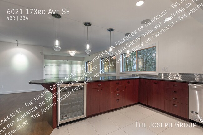 Building Photo - 6021 173rd Ave SE