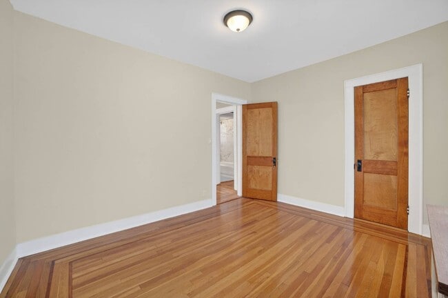 Building Photo - 47 Rossiter Ave