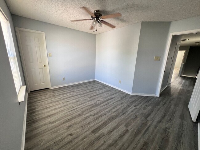 Building Photo - 2726 Chilton Dr