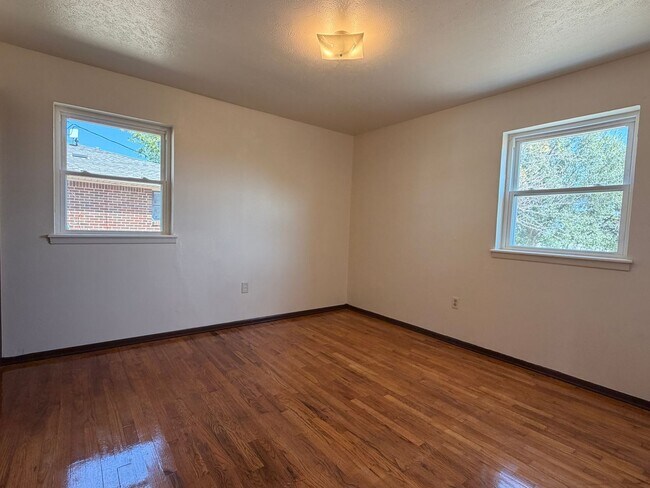 Building Photo - 84 SW 45th St