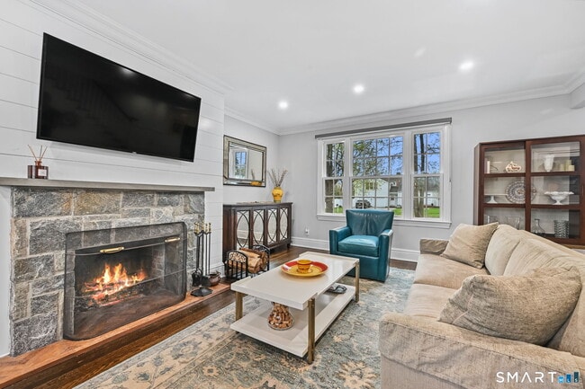 Building Photo - 44 Davenport Dr