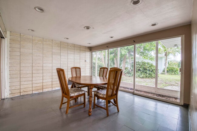 Building Photo - 4111 S Indian River Dr
