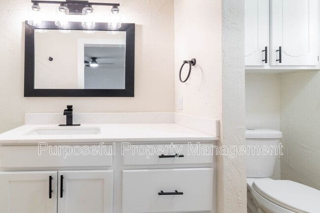 Building Photo - 8913 Bentree Country Way