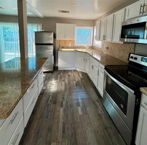 Building Photo - 2148 Brookfield Ave