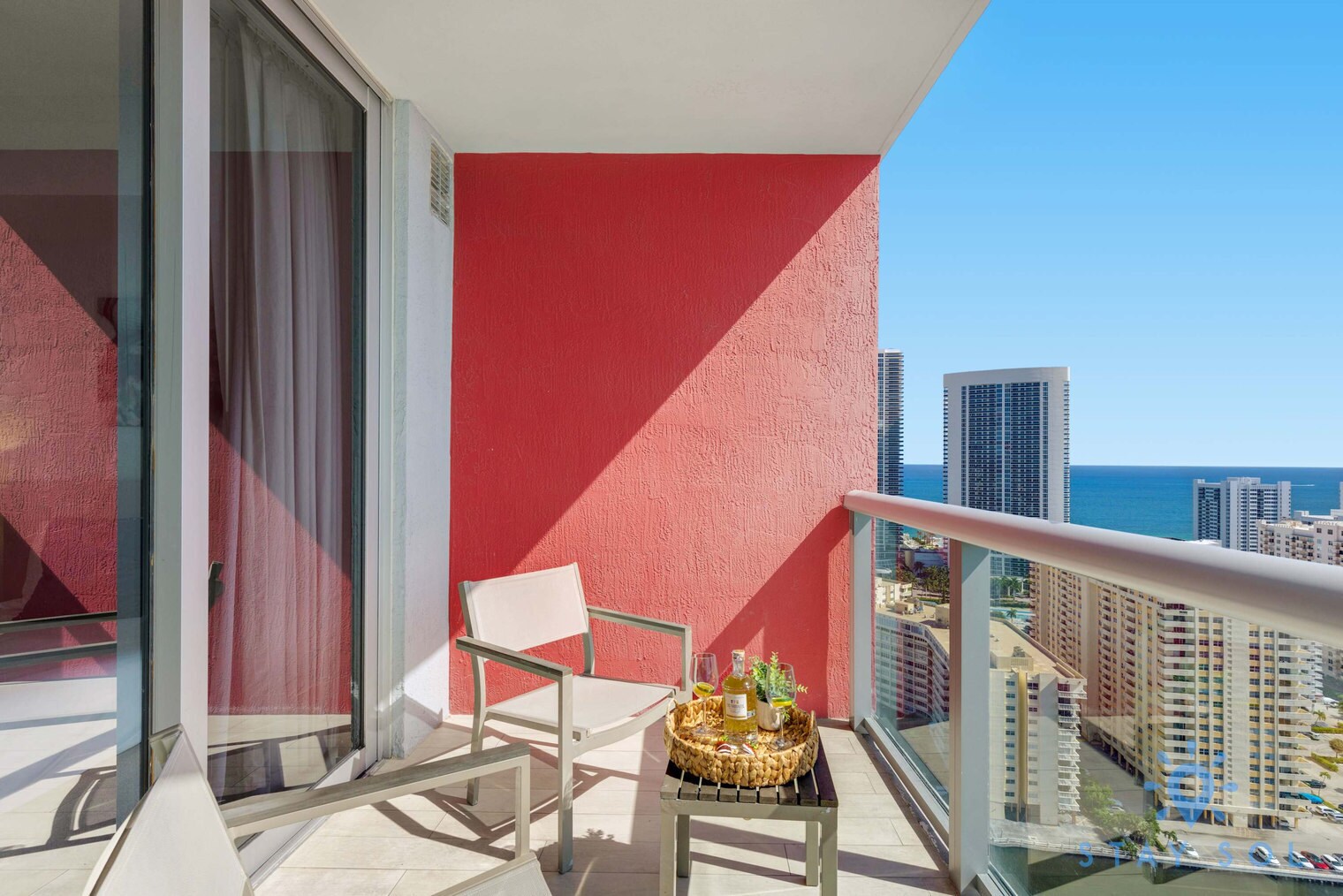 Building Photo - 2602 E Hallandale Beach Blvd