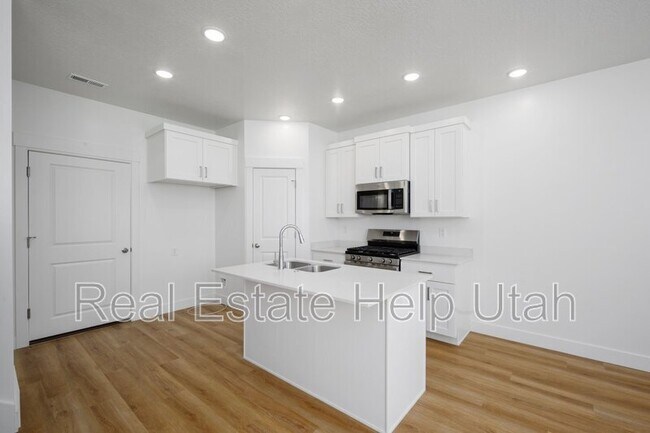 Building Photo - 281 W 1150 N