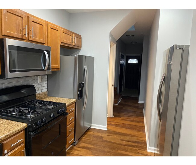 Building Photo - 2800 The Alameda