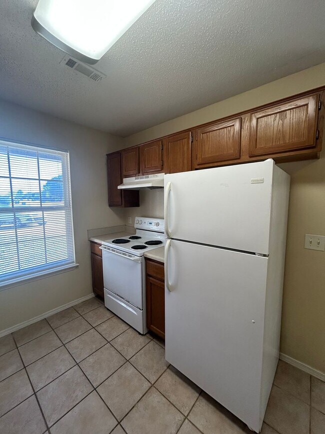 Building Photo - 3510 SW Landau Ct