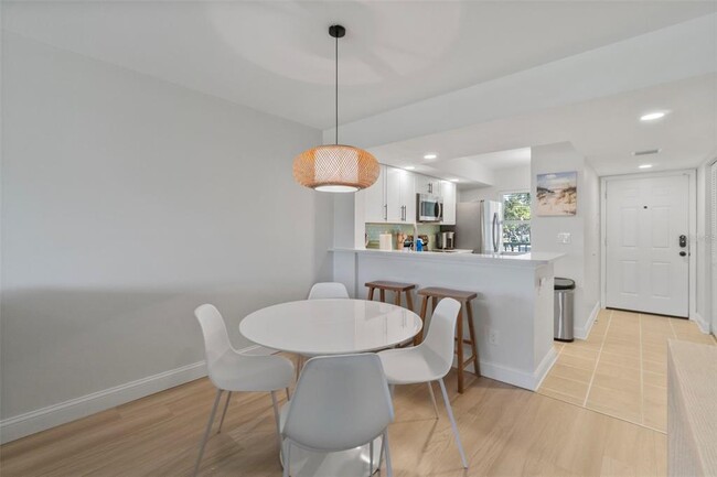 Building Photo - 433 Cerromar Ln